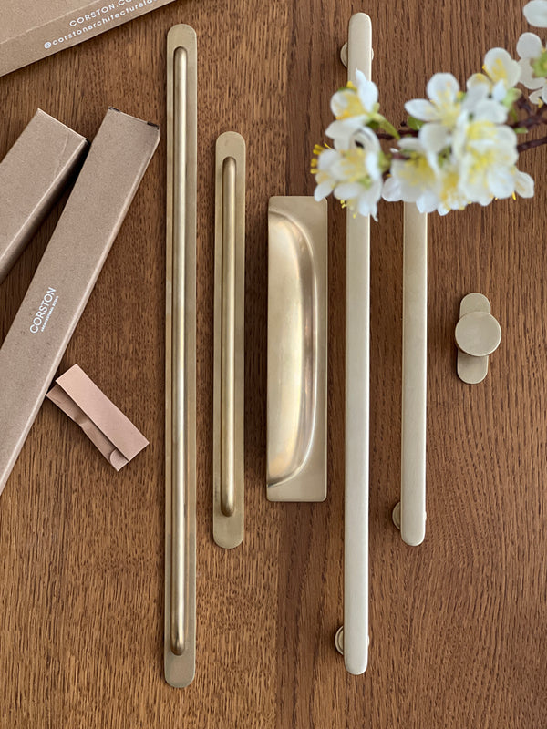 Chipping Norton - reviewing beautiful brass handles from Corston