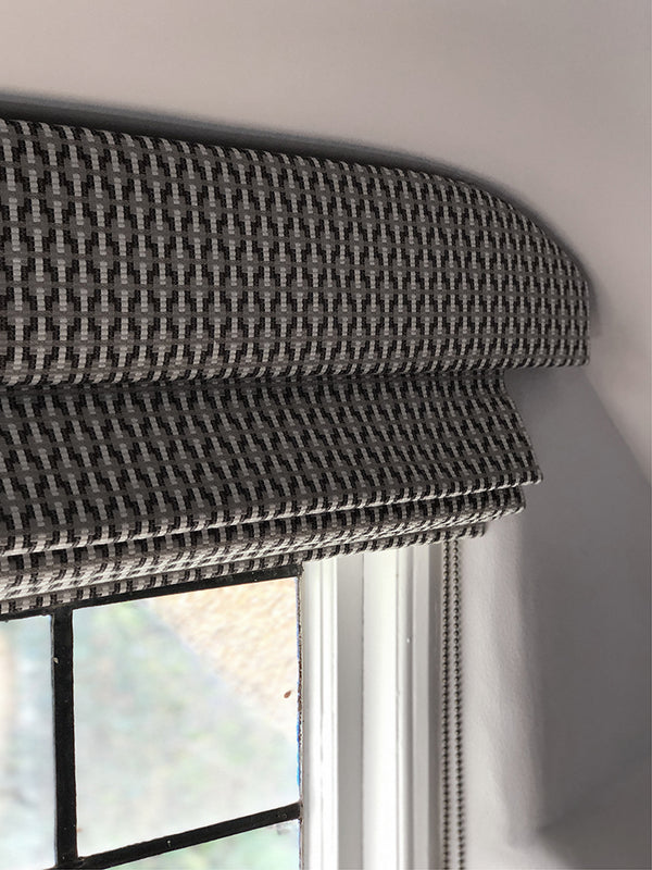 Brockenhurst 1 - soft pelmet shapes to fit the curved walls beautifully